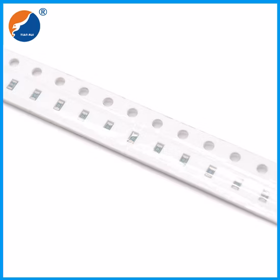 Fusibili SMD a montaggio superficiale con fusibili ad azione lenta ad azione rapida 1206